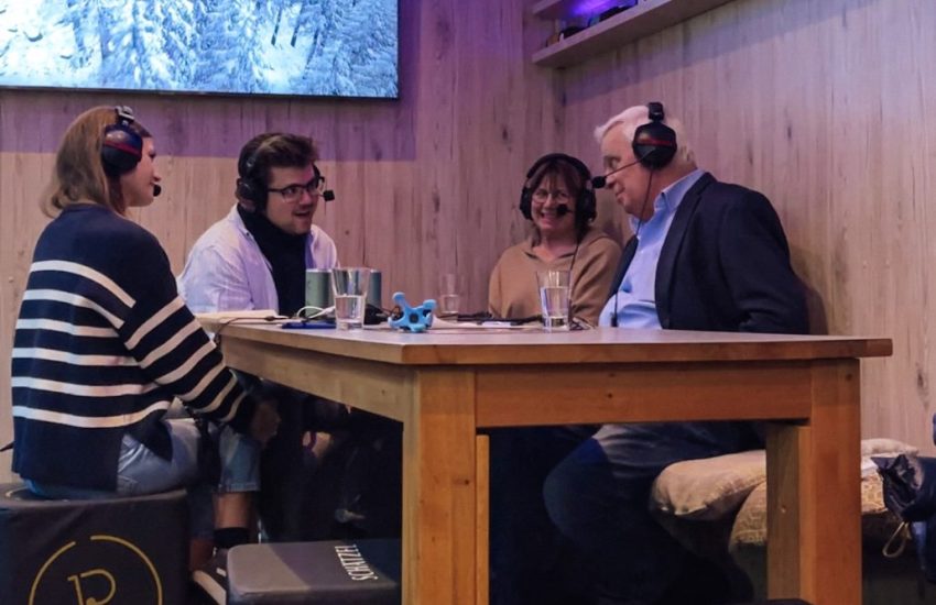 Zu Besuch auf dem Carlsplatz: Von Genuss und guter Gesellschaft | rheingeredet | Podcast | Mr. Düsseldorf | vlnr.: Paula Weigel, Robert Hamala, Ursula Wiedenlübbert, Heiner Röckrath