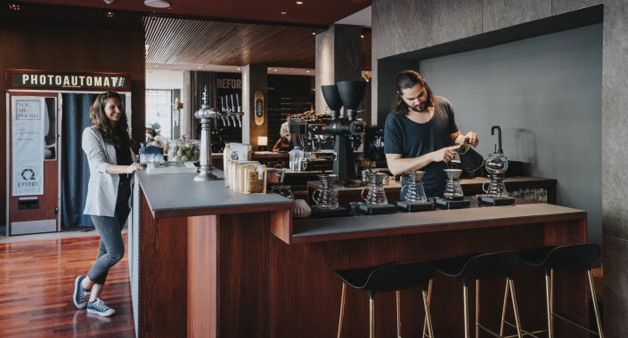 me and all hotel Düsseldorf | Lieblingsladen | Café im Erdgeschoss | Mr. Düsseldorf me and all hotel Düsseldorf | Lieblingsladen | Café im Erdgeschoss | Mr. Düsseldorf