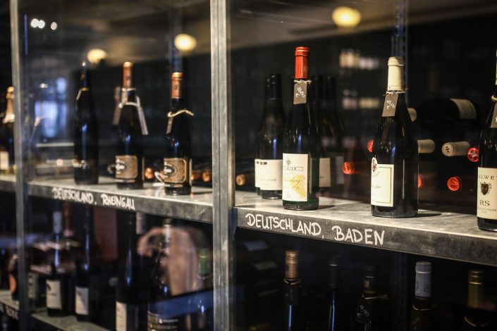 Lido Bistro | Weinlager | Lieblingsladen | Mr. Düsseldorf Lido Bistro | Weinlager | Lieblingsladen | Mr. Düsseldorf