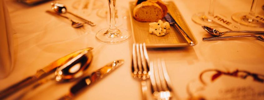 Tischgedeck | Großes Degustationsmenü zur ProWein 2019 | Mr. Düsseldorf