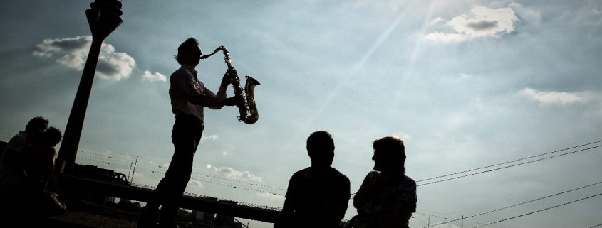 schauinsland-reisen Jazz Rally Düsseldorf | Apollo Wiesen Live Konzert mit Rheinturm | Eventkalender | Mr. Düsseldorf