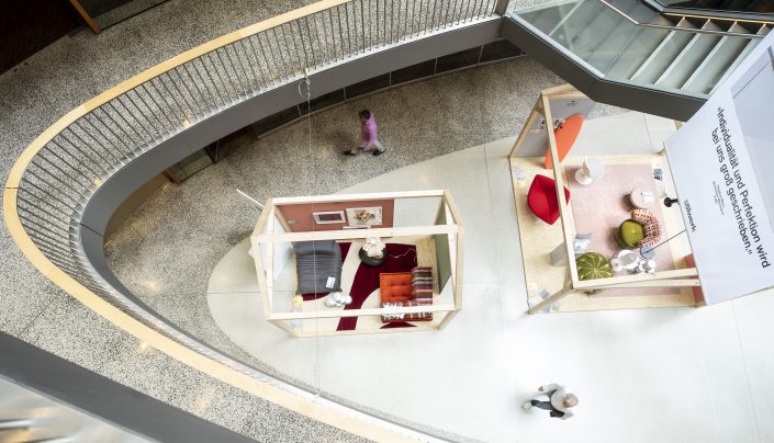 stilwerk Düsseldorf | Installation Stühle & Wohnzimmer | Lieblingsladen | Mr. Düsseldorf stilwerk Düsseldorf | Installation Stühle & Wohnzimmer | Lieblingsladen | Mr. Düsseldorf