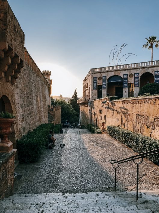 Aufgang zur Kathedrale | Reisebericht aus Palma | Mr. Düsseldorf Aufgang zur Kathedrale | Reisebericht aus Palma | Mr. Düsseldorf