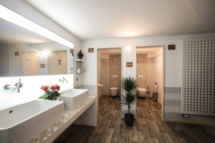 Phannee | Badezimmer | Lieblingsladen | Mr. Düsseldorf | Bild: Melanie Zanin Phannee | Badezimmer | Lieblingsladen | Mr. Düsseldorf | Bild: Melanie Zanin