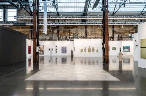 Art Düsseldorf 2019 geht zu Ende| Magazin | Mr. Düsseldorf | Art Düsseldorf 2019 Skulpturenplatz, Sammlung Viehof Carl Andre, 81 Steel Cardinal, 1989 Copyright Sebastian Drüen