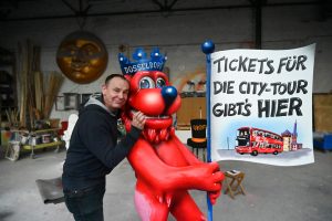Von Blondinen, Keksen und Satire: Jacques Tilly über den Düsseldorfer Karneval | Podcast | Mr. Düsseldorf