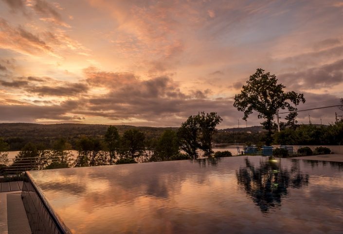 Seezeitlodge Hotel & Spa | Infinitypool | Magazin | Mr. Düsseldorf | © Günter Standl Seezeitlodge Hotel & Spa | Infinitypool | Magazin | Mr. Düsseldorf | © Günter Standl