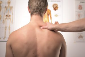 Osteopathie in Düsseldorf mit Finn Lorenz | Kartendeal | Mr. Düsseldorf