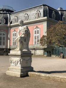 Schloss Benrath | Mr. Düsseldorf X Foto Koch Foto-ChallengeMr. Düsseldorf & Foto Koch starten die Düsseldorfer Foto-Challenge | Foto: Alexandra Simankova
