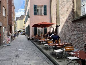 A Tavola | Die schönsten Terrassen in der Altstadt | Magazin | Mr. Düsseldorf | Foto: Anna Bobrova