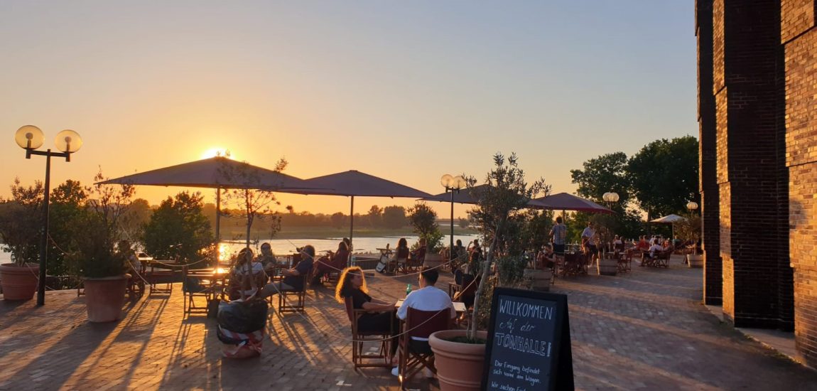 Top Sonnenuntergänge in Düsseldorf | Magazin | Mr. Düsseldorf | Foto: Tonhallen Terrasse