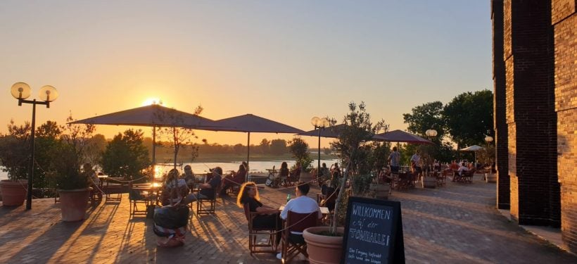 Top Sonnenuntergänge in Düsseldorf | Magazin | Mr. Düsseldorf | Foto: Tonhallen Terrasse