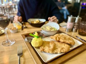 Reinhardt's | Top Schnitzel in Düsseldorf | Mr. Düsseldorf | Foto: Mr. Düsseldorf