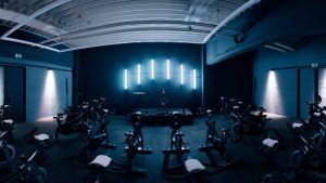 Entdecke jetzt Urban Sports Club in Düsseldorf | Magazin | Mr. Düsseldorf | Foto: Urban Sports Club / RERYTE Cycling