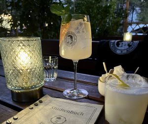 Bar Dr. Pfeiffer | Top Spots in Düsseldorf Bilk | Mr. Düsseldorf | Foto: Anna Bobrova
