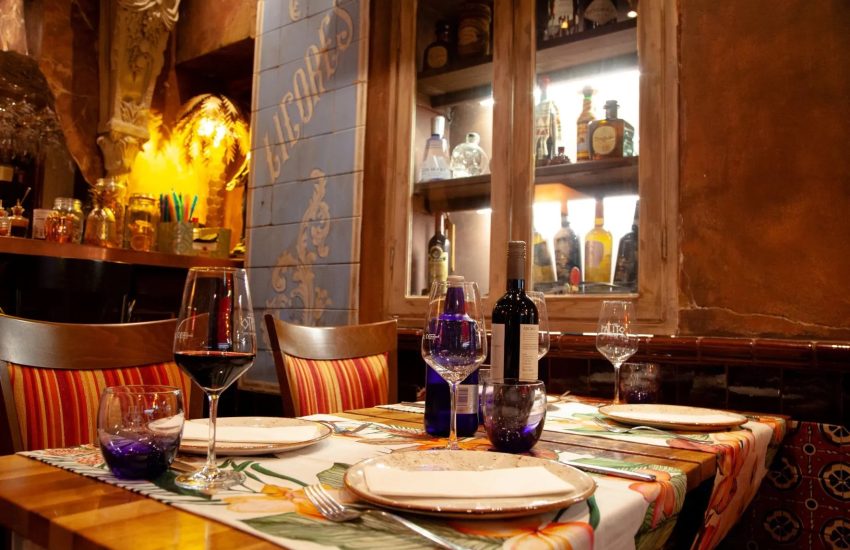 Bild eines gedeckten Tischs im Restaurant Palito