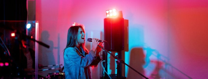 Top Karaoke Bars in Düsseldorf | Magazin | Mr. Düsseldorf | Foto: Unsplash