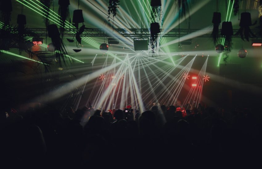 ESCAPE @ RheinRiff | Top Afterworks in Düsseldorf | Mr. Düsseldorf | Foto: RheinRiff