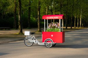 Guerlain Flowerbike | Mr. Düsseldorf | Düsseldates | Foto: Guerlain