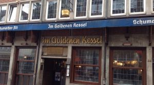 Latzenbier im Goldenen Kessel | Mr. Düsseldorf | Düsseldates | Foto: Goldener Kessel