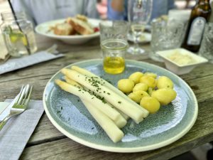 Liebevoll! in der Auermühle | Der beste Spargel in Düsseldorf & Umgebung | Magazin | Mr. Düsseldorf | Foto: Liebevoll! in der Auermühle