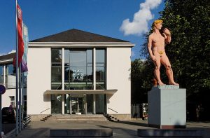 Bild der Außenansicht des Malkasten Gebäude in Düsseldorf