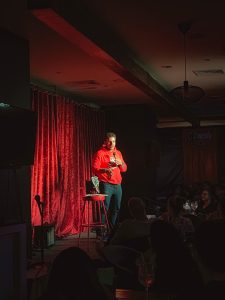 Blueprint Comedy – Gin & Jokes | Mr. Düsseldorf | Düsseldates | Foto: dupe