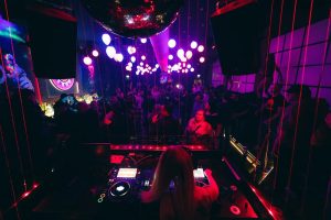 Day‑Drinking Charity Party | Mr. Düsseldorf | Düsseldates | Foto: Soy Y Luna