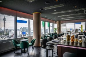 MIA Restobar | Die besten Rooftop Bars in Düsseldorf | Topliste | Mr. Düsseldorf | Foto: MIA Restobar