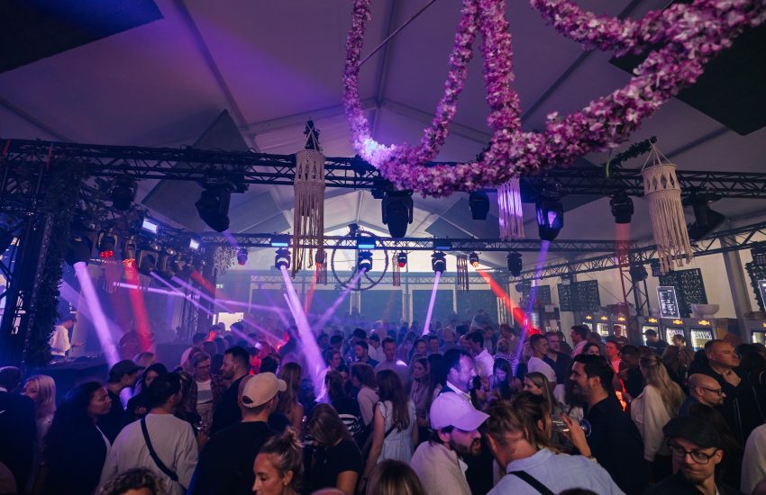 Weinzelt x Kiesgrube | Rheinkirmes Düsseldorf - die besten Tipps | Mr. Düsseldorf | Topliste | Foto: Weinzelt Weinzelt x Kiesgrube | Rheinkirmes Düsseldorf - die besten Tipps | Mr. Düsseldorf | Topliste | Foto: Weinzelt