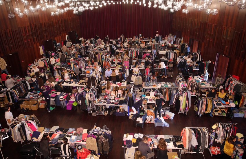 Mädchenklamotte Düsseldorf | Top Trödelmärkte in Düsseldorf & Umgebung | Magazin | Mr. Düsseldorf | Foto: Mädchenklamotte Mädchenklamotte Düsseldorf | Top Trödelmärkte in Düsseldorf & Umgebung | Magazin | Mr. Düsseldorf | Foto: Mädchenklamotte